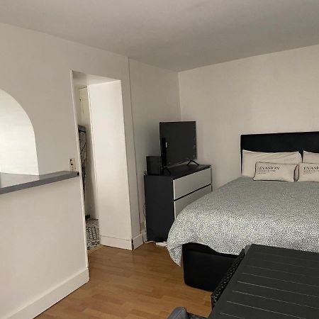 Tres Bel Appartement Montmartre Париж Екстериор снимка