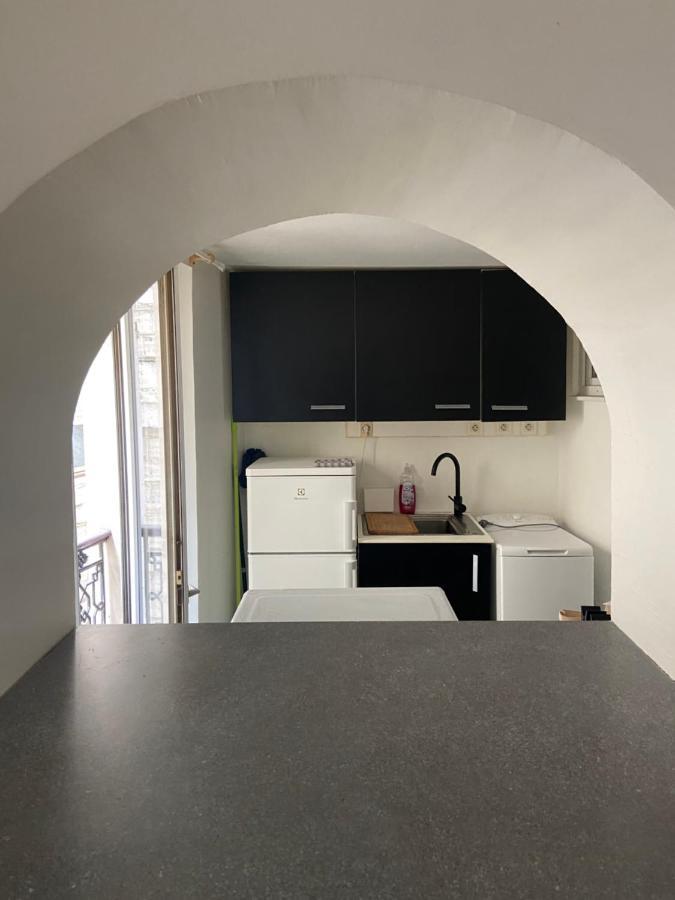 Tres Bel Appartement Montmartre Париж Екстериор снимка