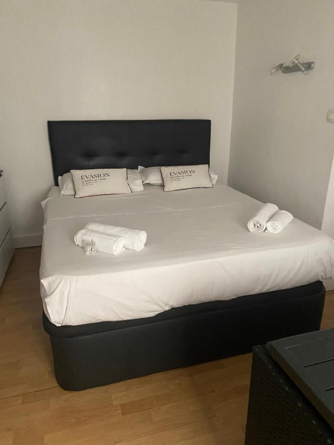 Tres Bel Appartement Montmartre Париж Екстериор снимка